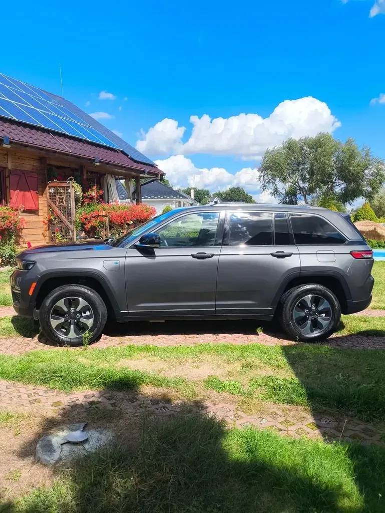 Zdjęcie: 2023 Jeep Grand Cherokee