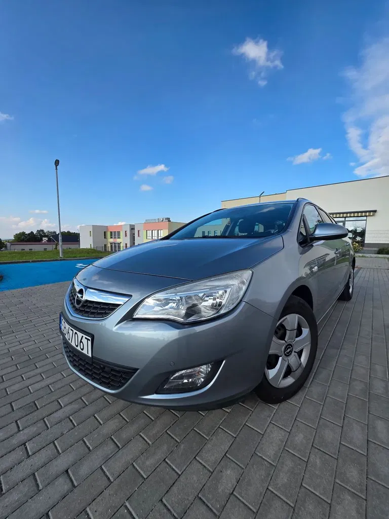 Zdjęcie: 2012 Opel Astra