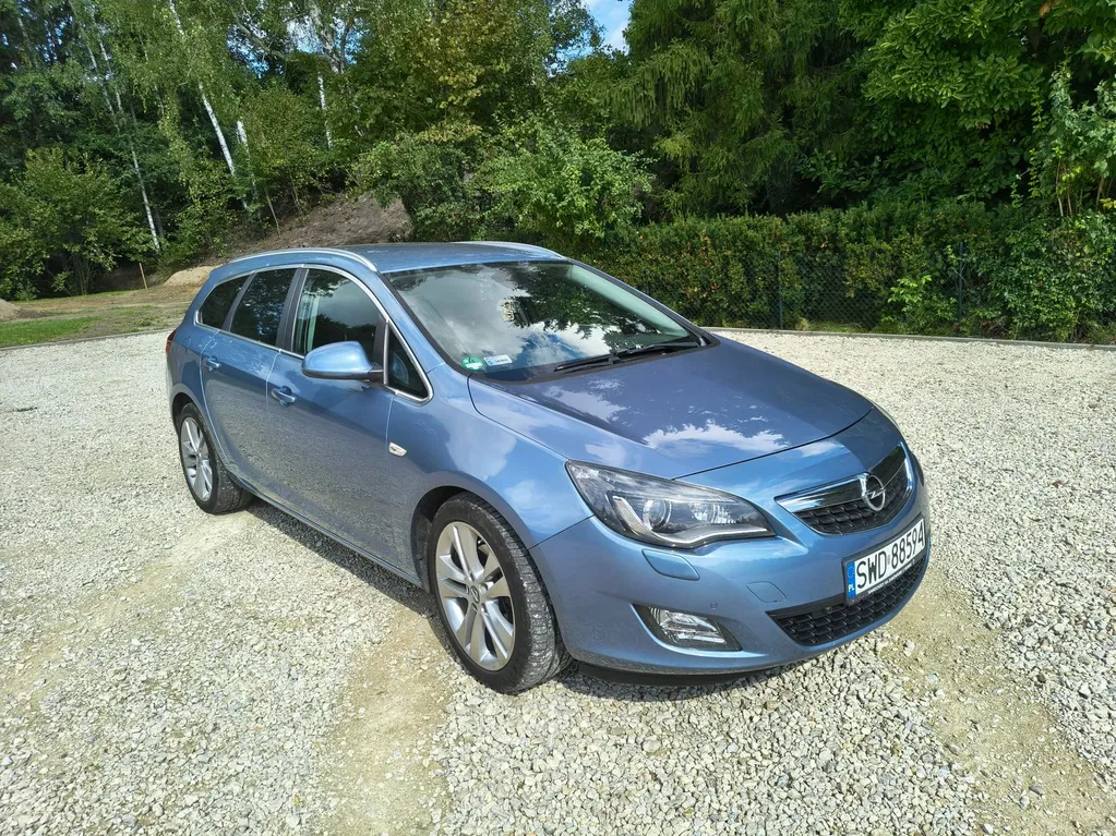 Zdjęcie: 2010 Opel Astra