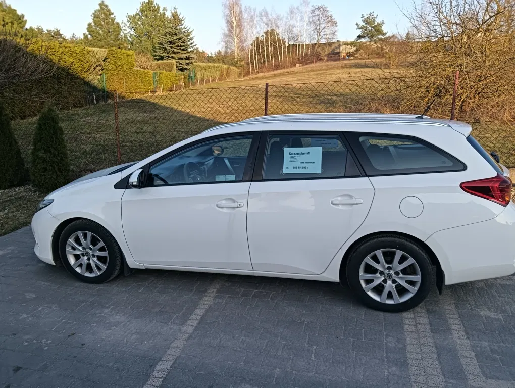 Zdjęcie: 2014 Toyota Auris