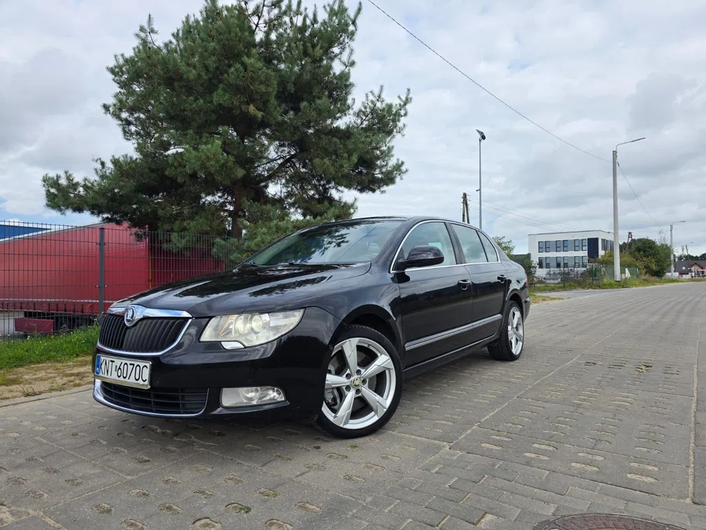 Zdjęcie: 2011 Skoda Superb