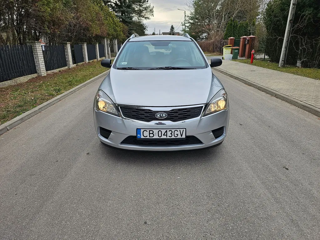 Zdjęcie: 2010 Kia Cee'd