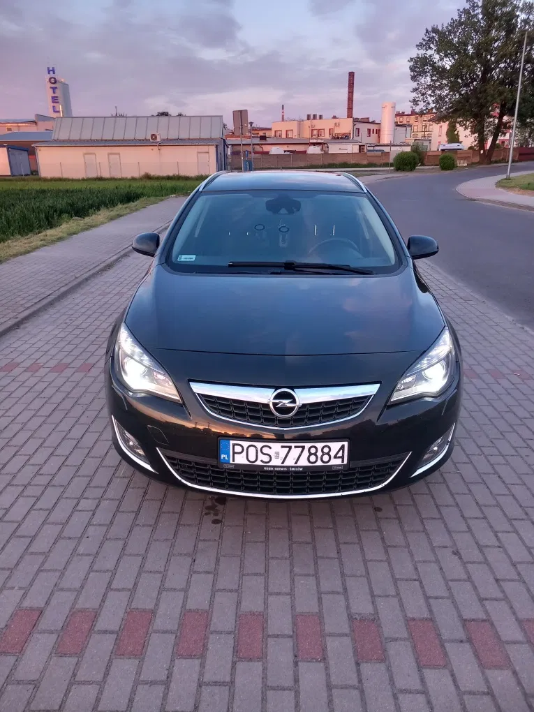 Zdjęcie: 2012 Opel Astra
