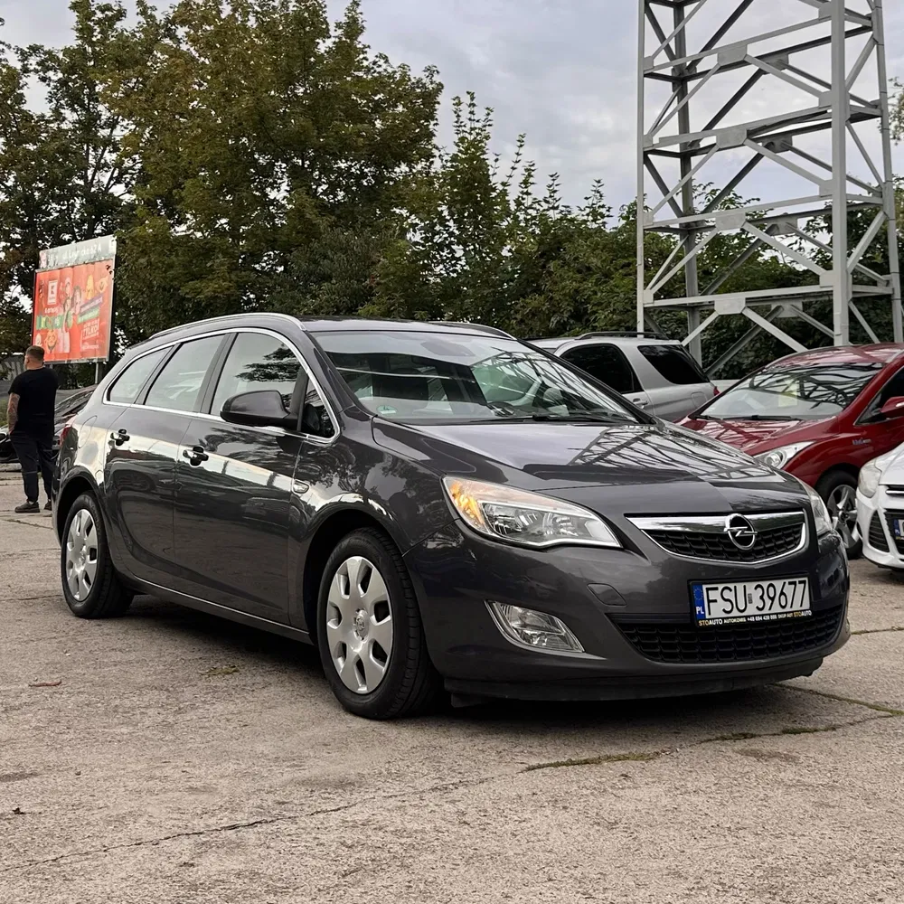 Zdjęcie: 2011 Opel Astra