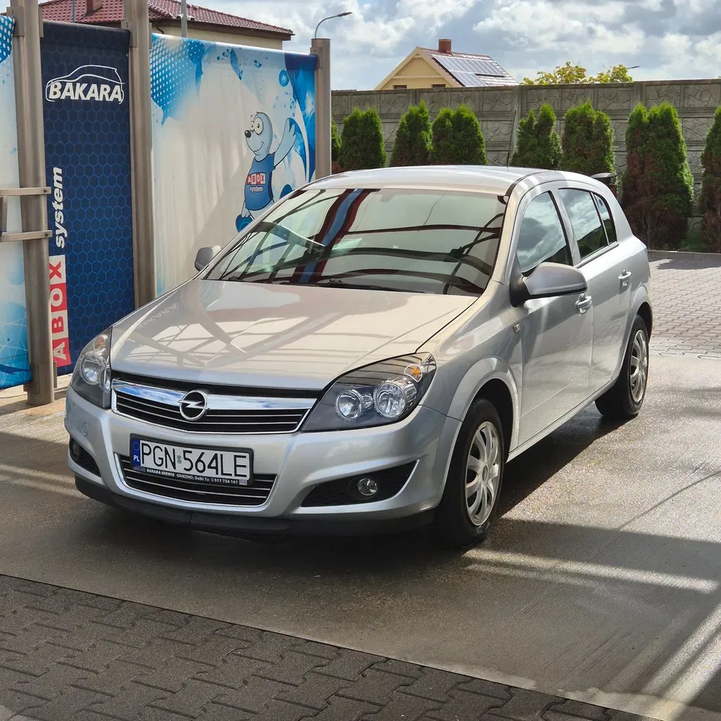 Zdjęcie: 2012 Opel Astra