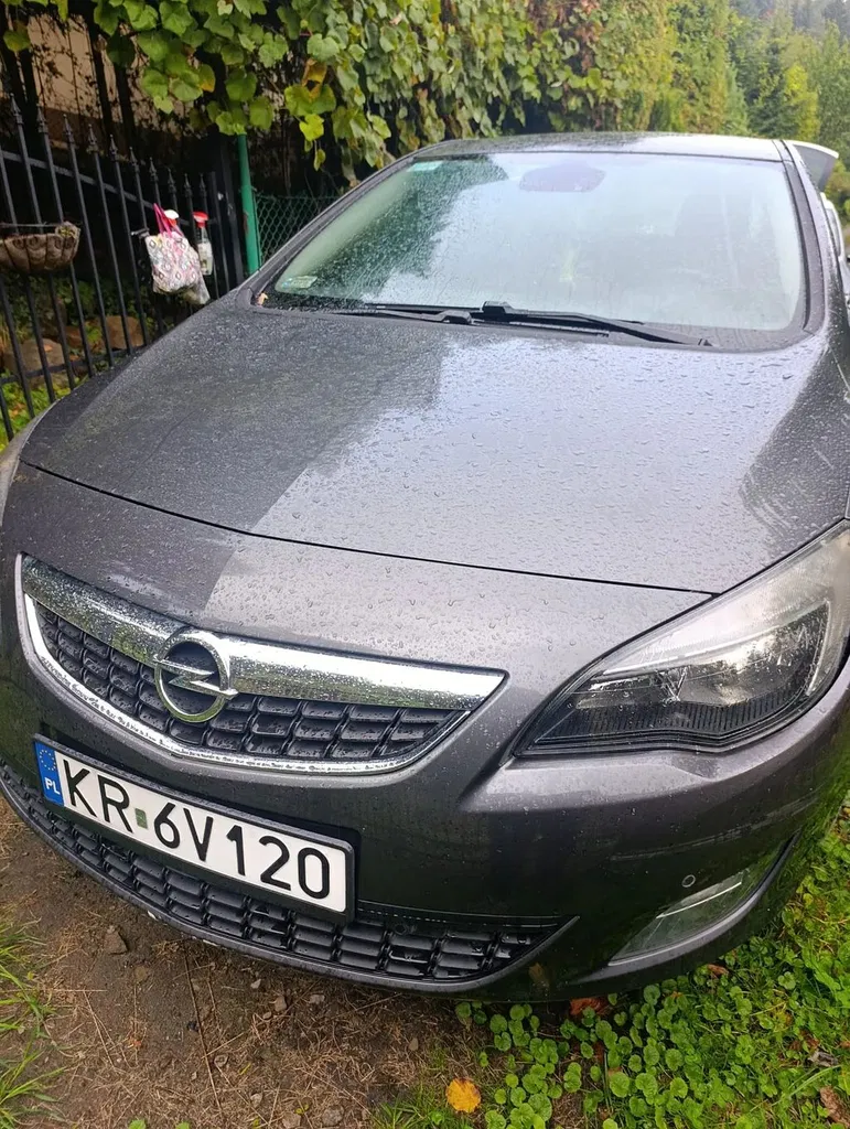 Zdjęcie: 2011 Opel Astra