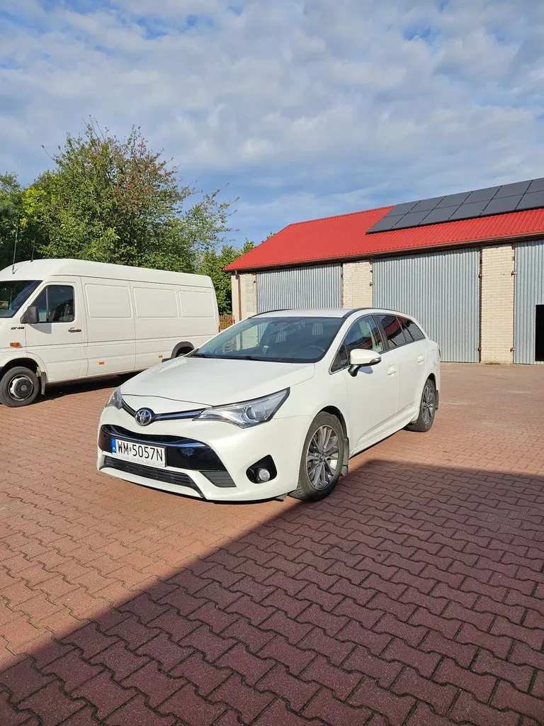 Zdjęcie: 2015 Toyota Avensis