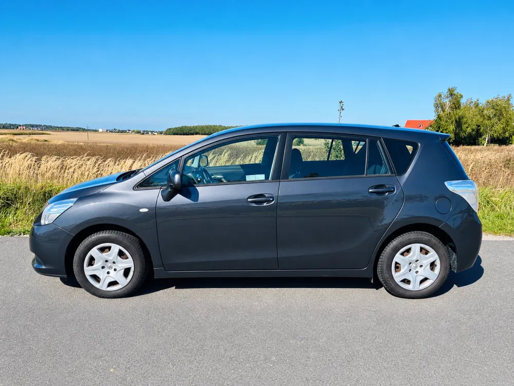 Zdjęcie: 2012 Toyota Verso