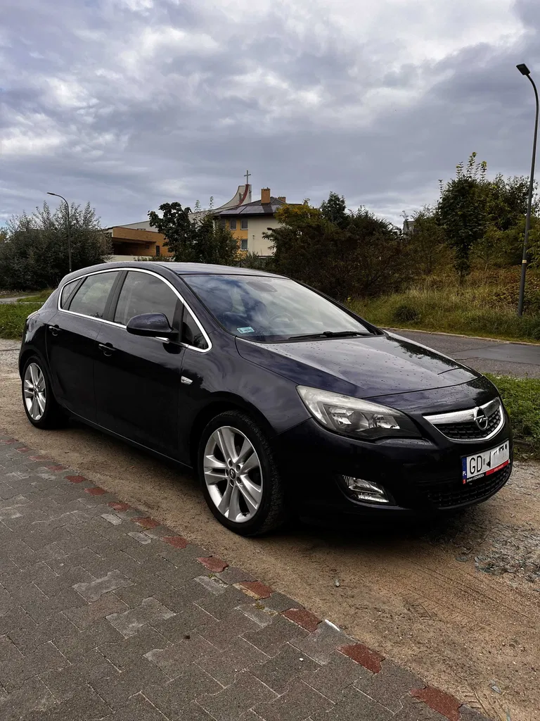 Zdjęcie: 2011 Opel Astra