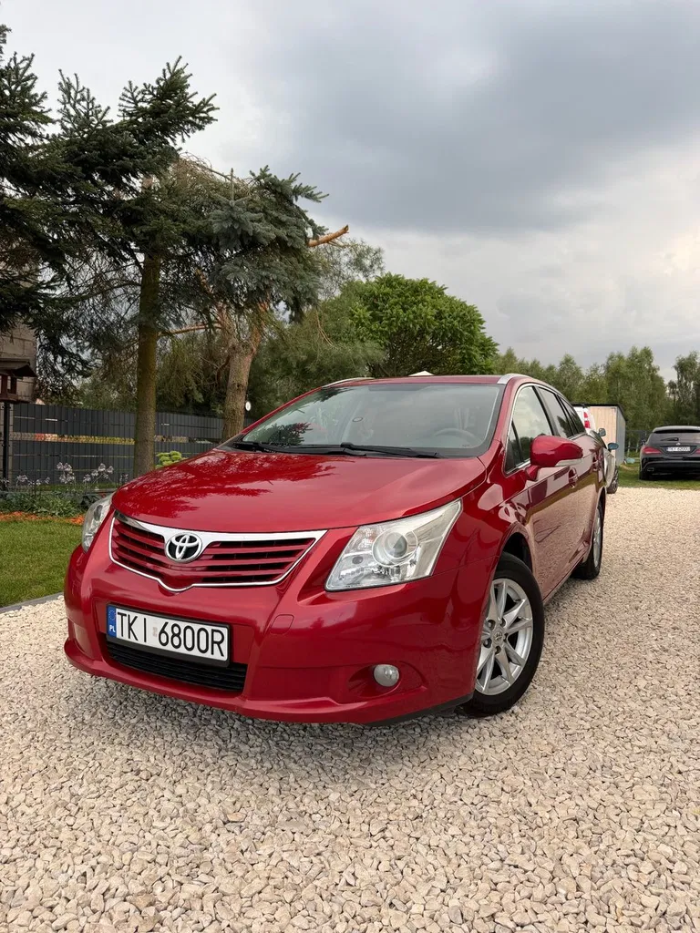 Zdjęcie: 2010 Toyota Avensis