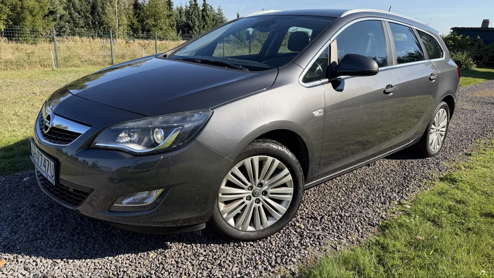 Zdjęcie: 2011 Opel Astra