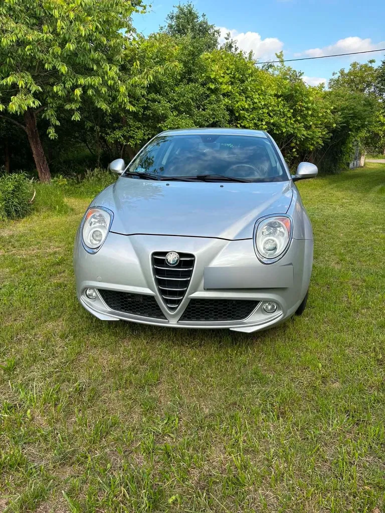 Zdjęcie: 2010 Alfa Romeo Mito