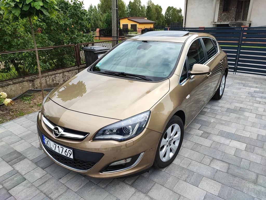 Zdjęcie: 2014 Opel Astra