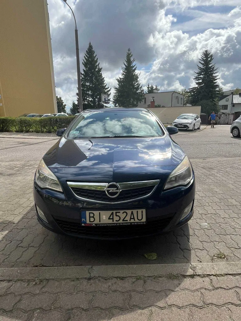 Zdjęcie: 2011 Opel Astra