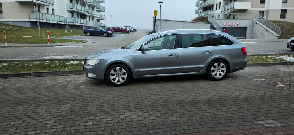 Zdjęcie: 2012 Skoda Superb