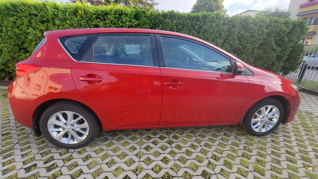 Zdjęcie: 2013 Toyota Auris