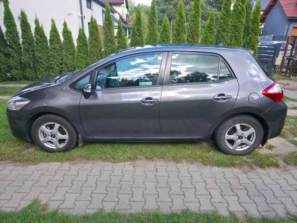 Zdjęcie: 2013 Toyota Auris