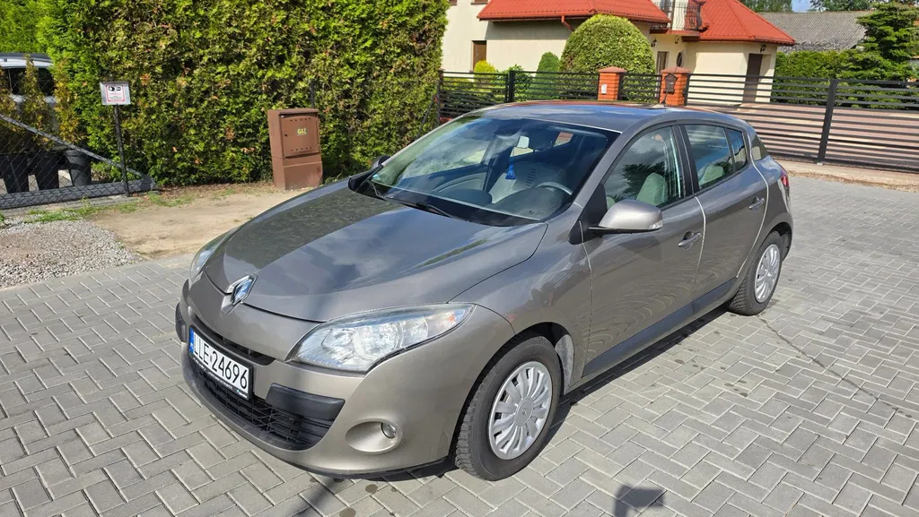 Zdjęcie: 2010 Renault Megane