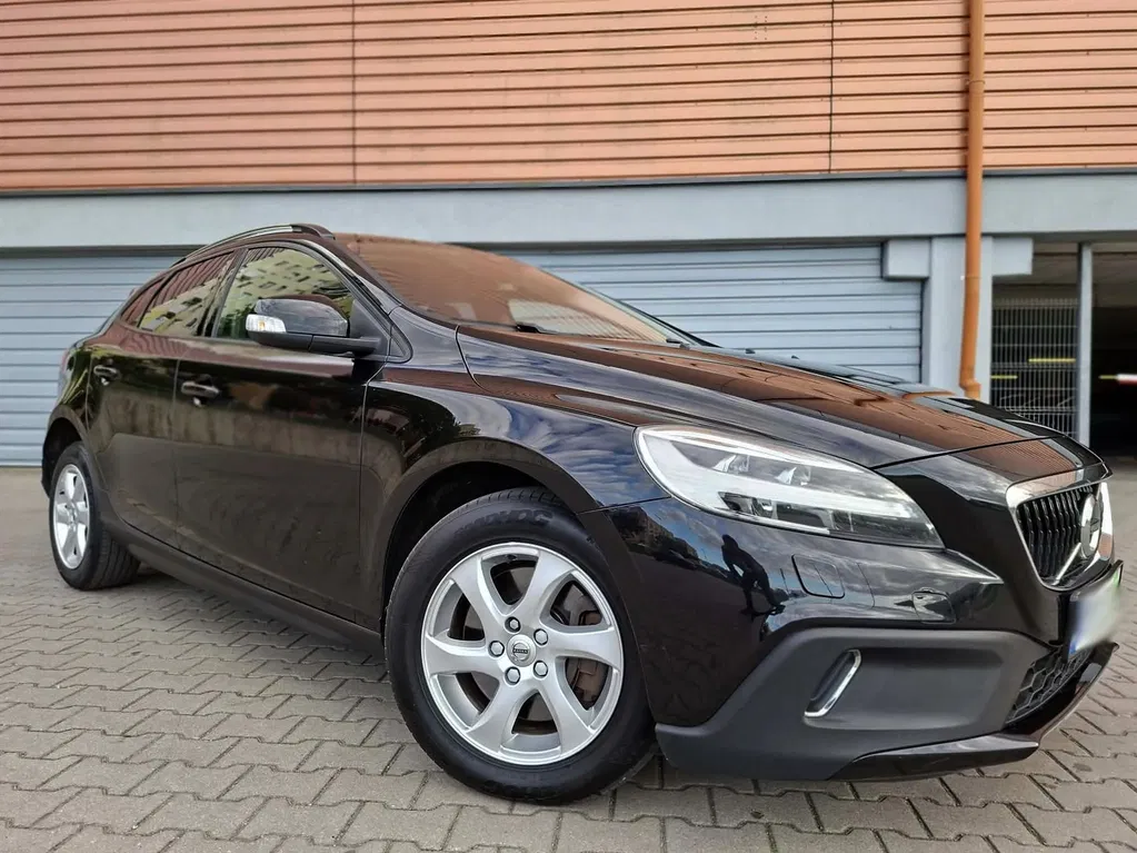 Zdjęcie: 2018 Volvo V40 Cross Country