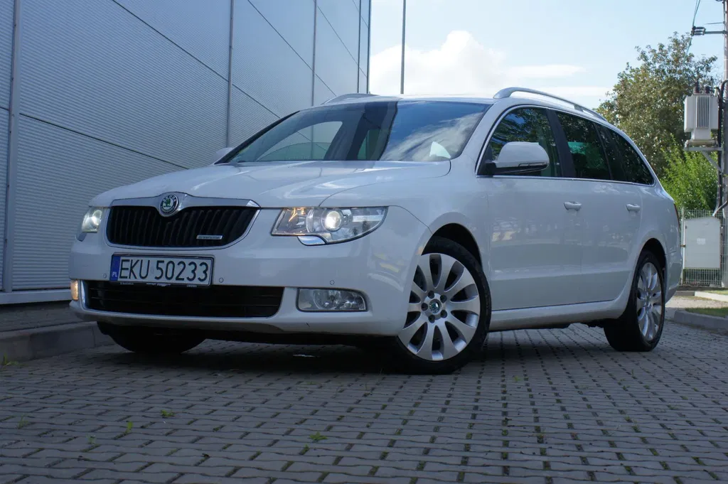 Zdjęcie: 2012 Skoda Superb