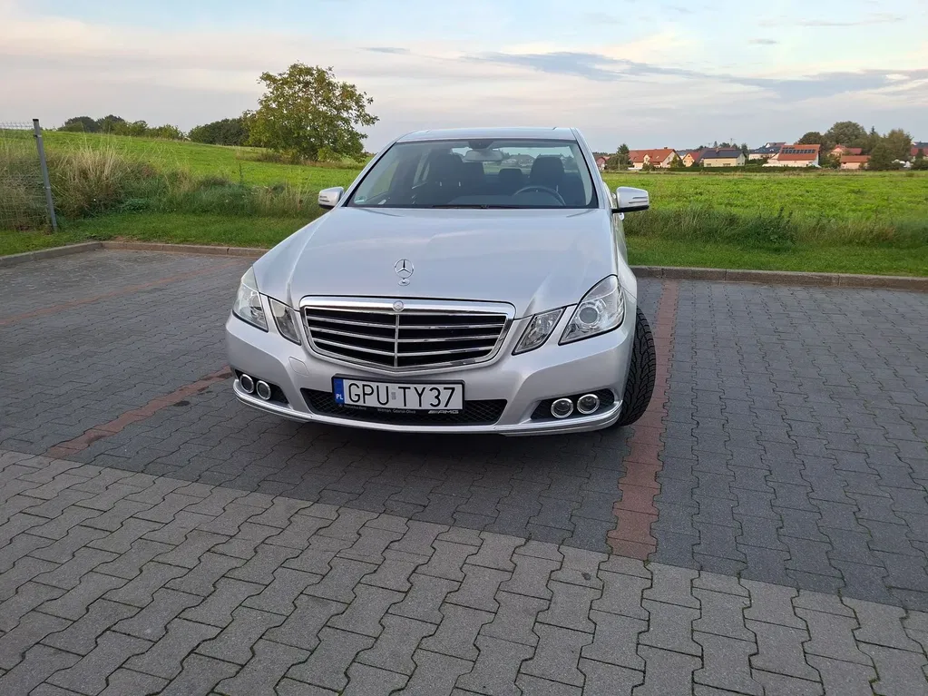 Zdjęcie: 2010 Mercedes-Benz E Klasa