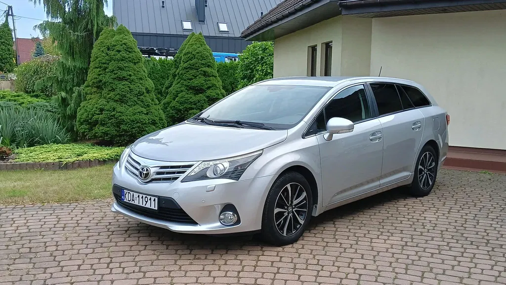 Zdjęcie: 2012 Toyota Avensis