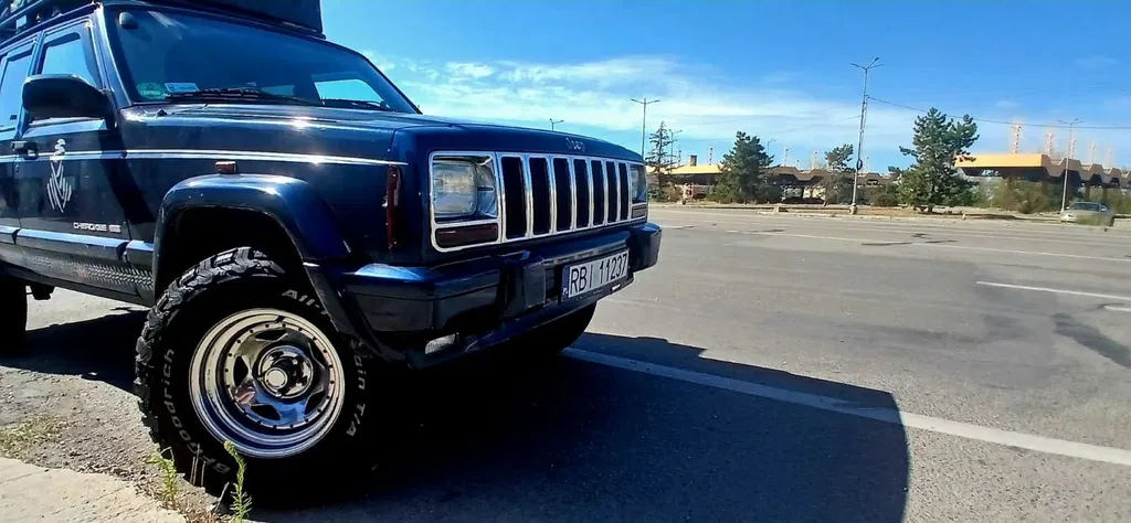 Zdjęcie: 2000 Jeep Cherokee