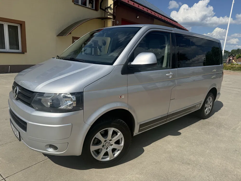 Zdjęcie: 2010 Volkswagen Caravelle