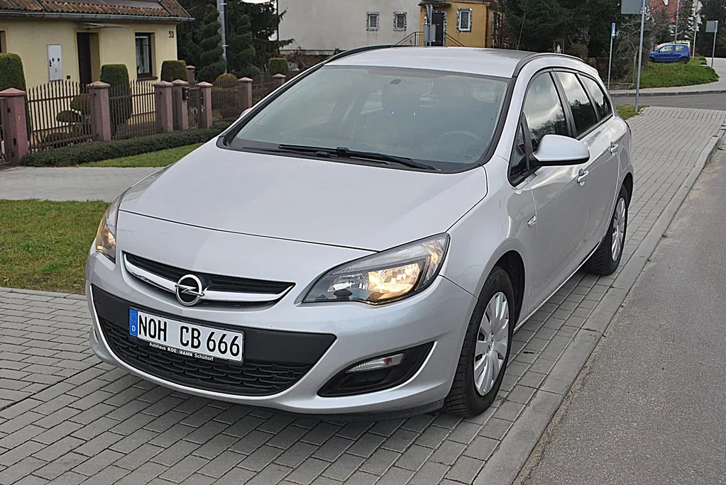 Zdjęcie: 2015 Opel Astra