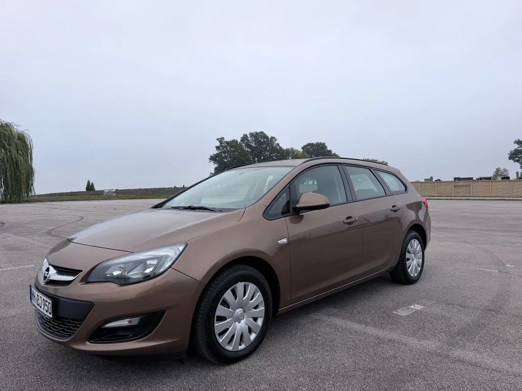 Zdjęcie: 2014 Opel Astra