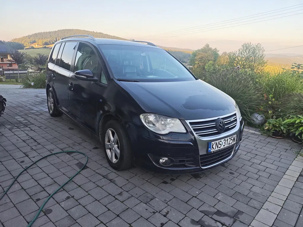 Zdjęcie: 2010 Volkswagen Touran