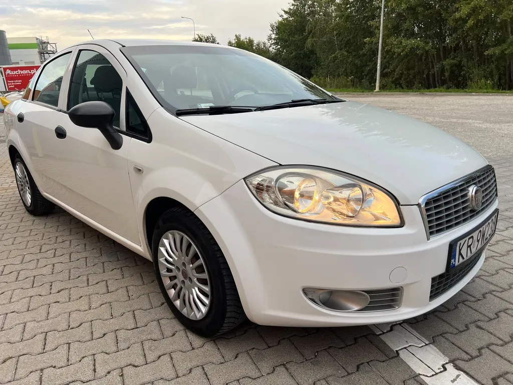 Zdjęcie: 2011 Fiat Linea
