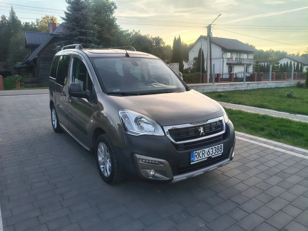 Zdjęcie: 2017 Peugeot Partner