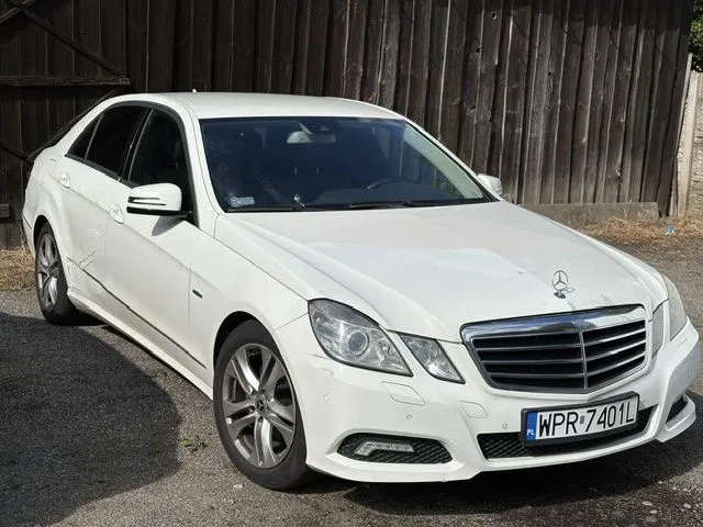 Zdjęcie: 2009 Mercedes-Benz E Klasa
