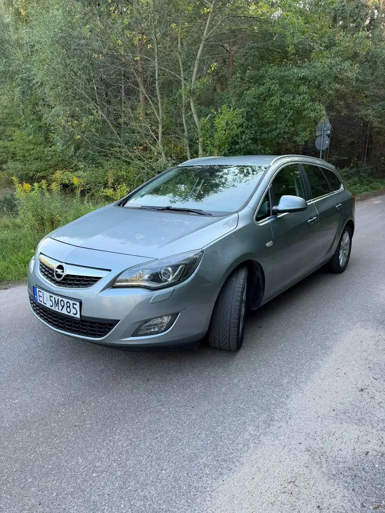 Zdjęcie: 2011 Opel Astra