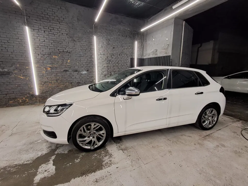 Zdjęcie: 2015 Citroen C4