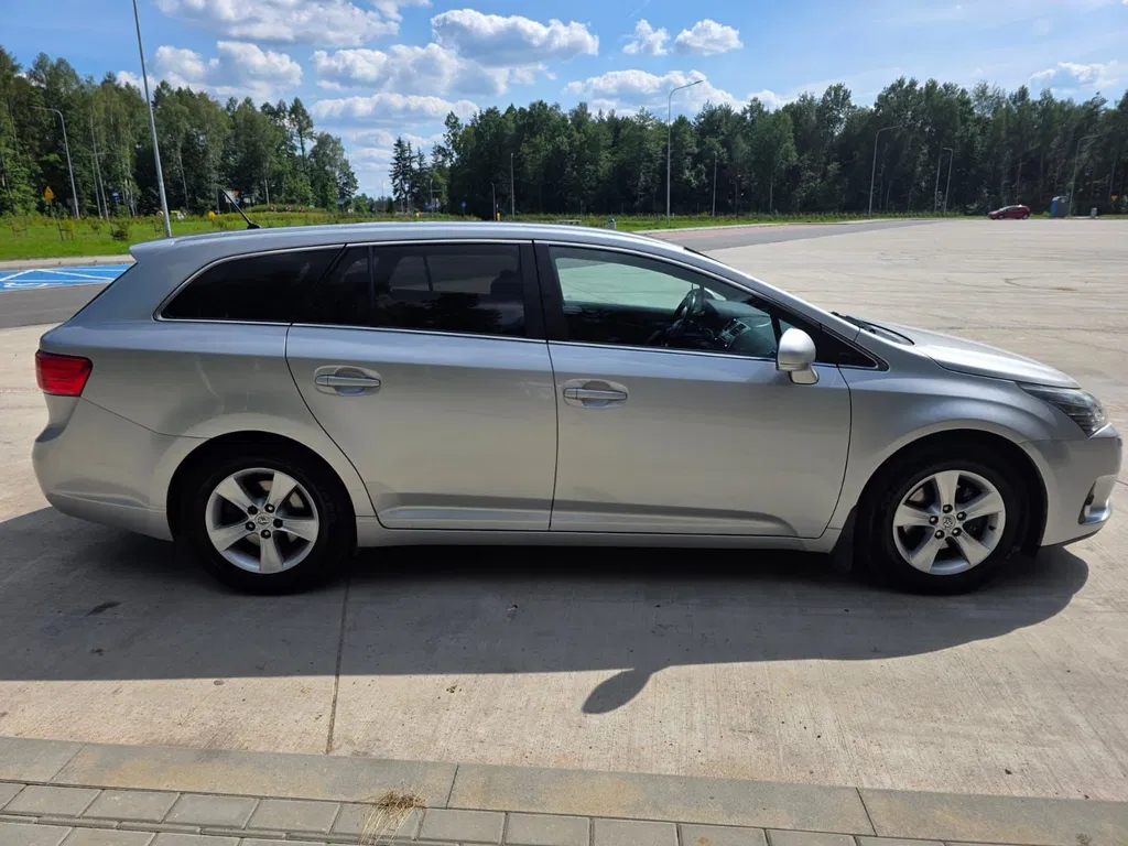 Zdjęcie: 2013 Toyota Avensis