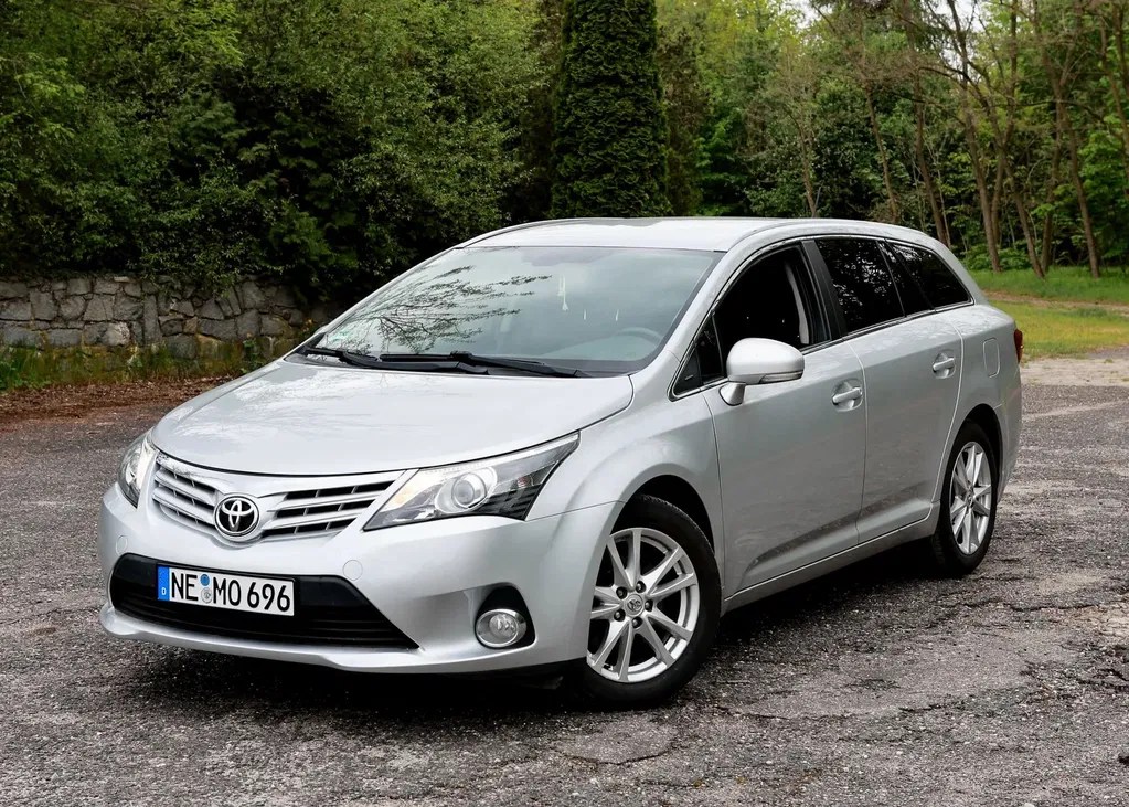 Zdjęcie: 2012 Toyota Avensis