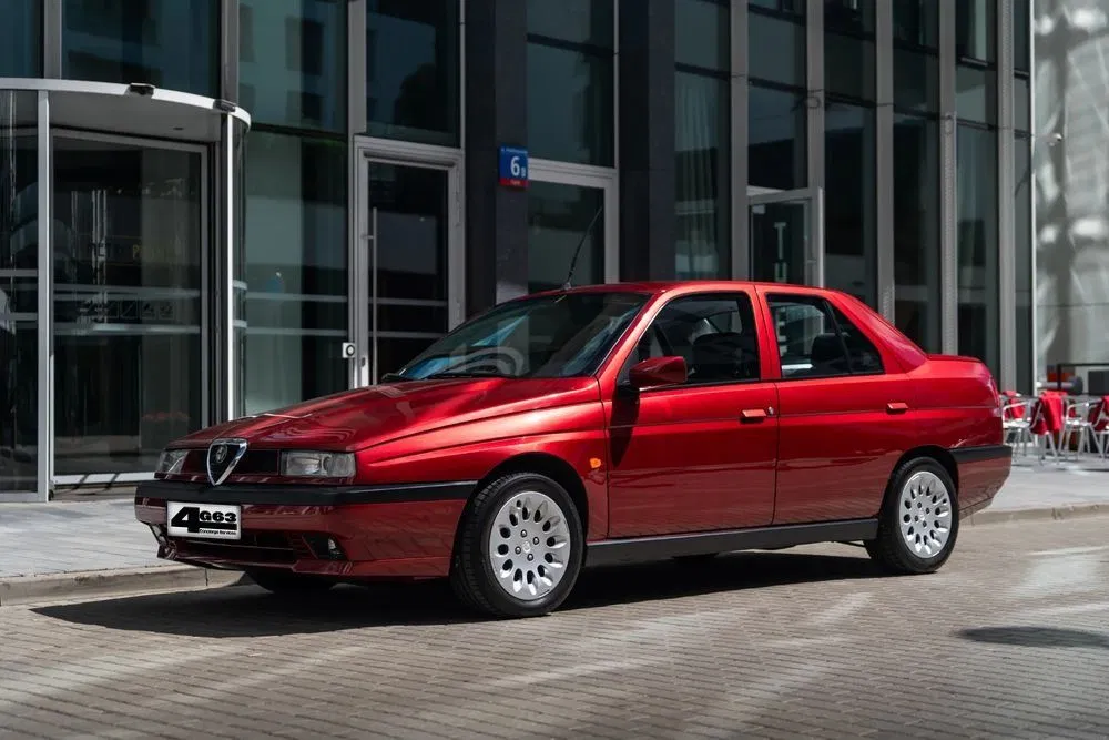 Zdjęcie: 1997 Alfa Romeo 155
