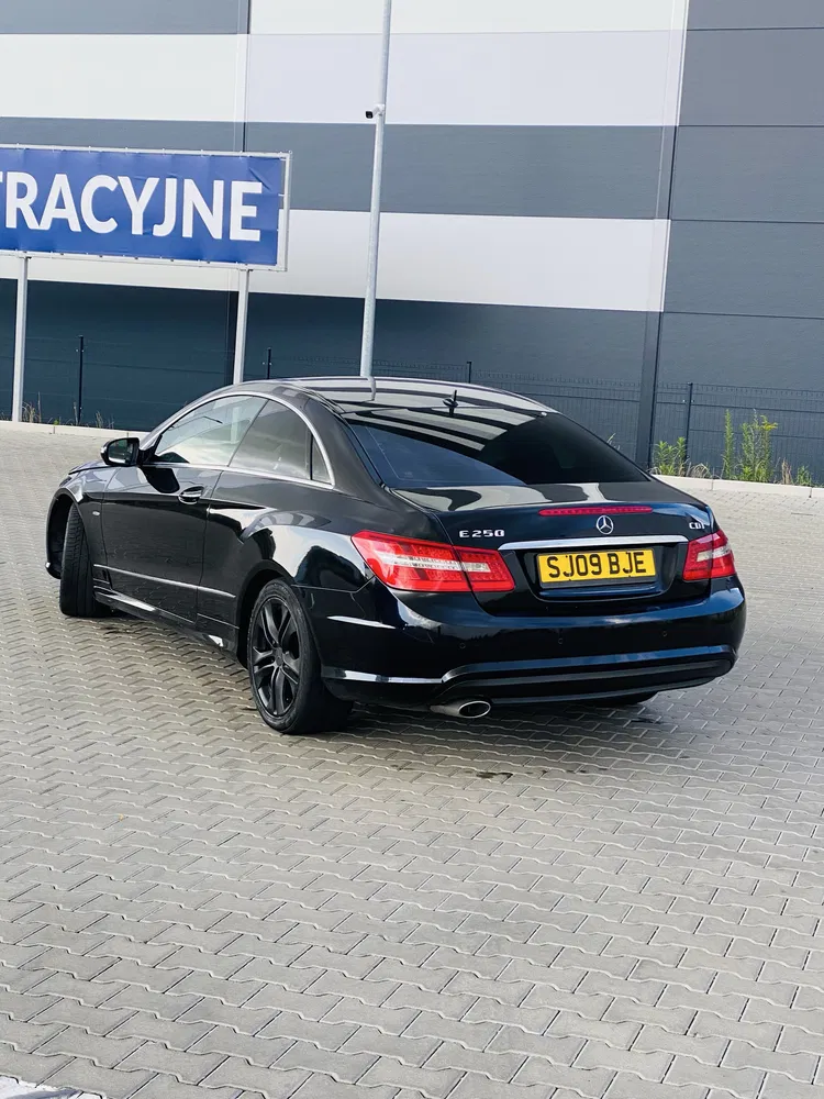 Zdjęcie: 2009 Mercedes-Benz E Klasa