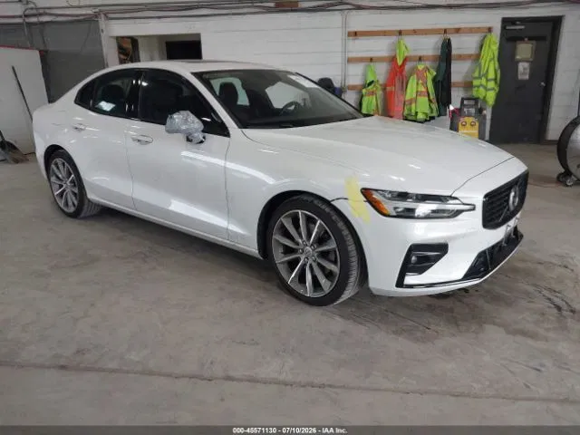 Zdjęcie: 2021 Volvo S60
