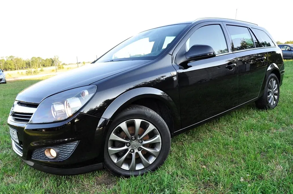 Zdjęcie: 2010 Opel Astra