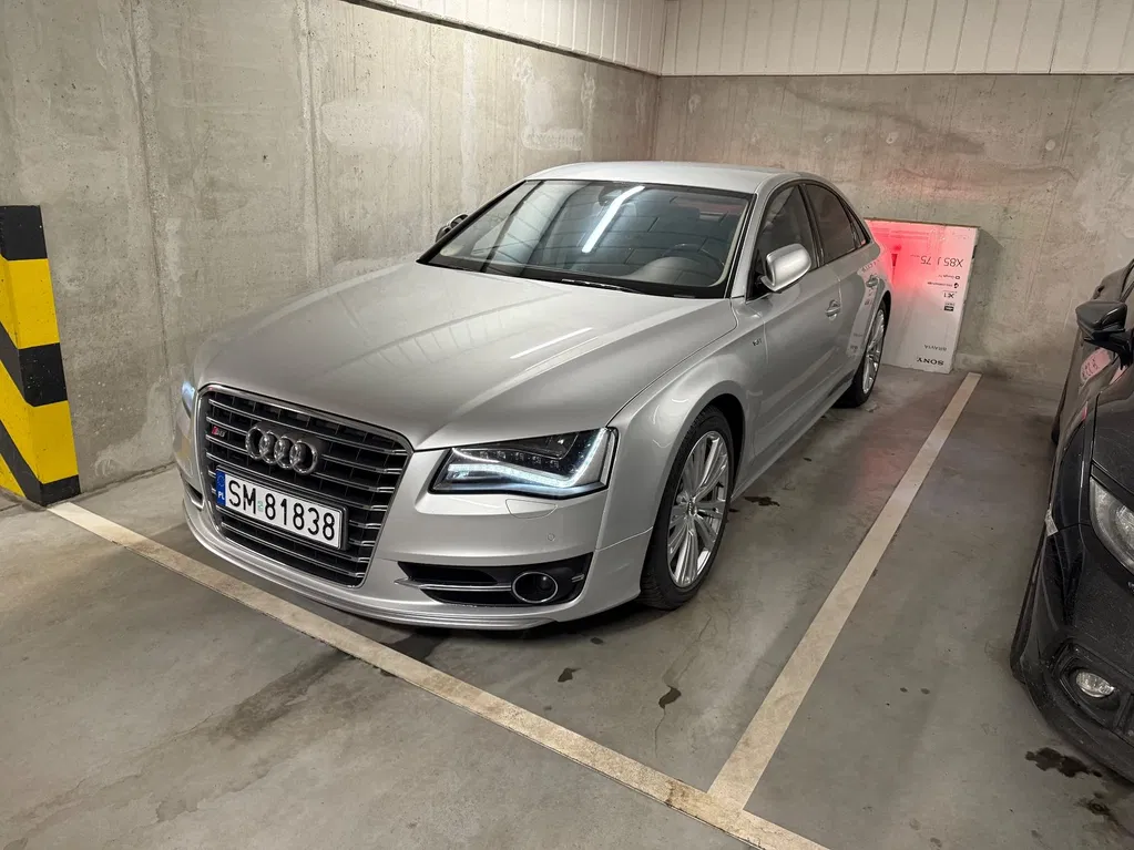 Zdjęcie: 2010 Audi A8