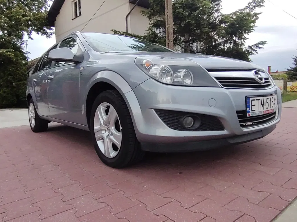 Zdjęcie: 2010 Opel Astra
