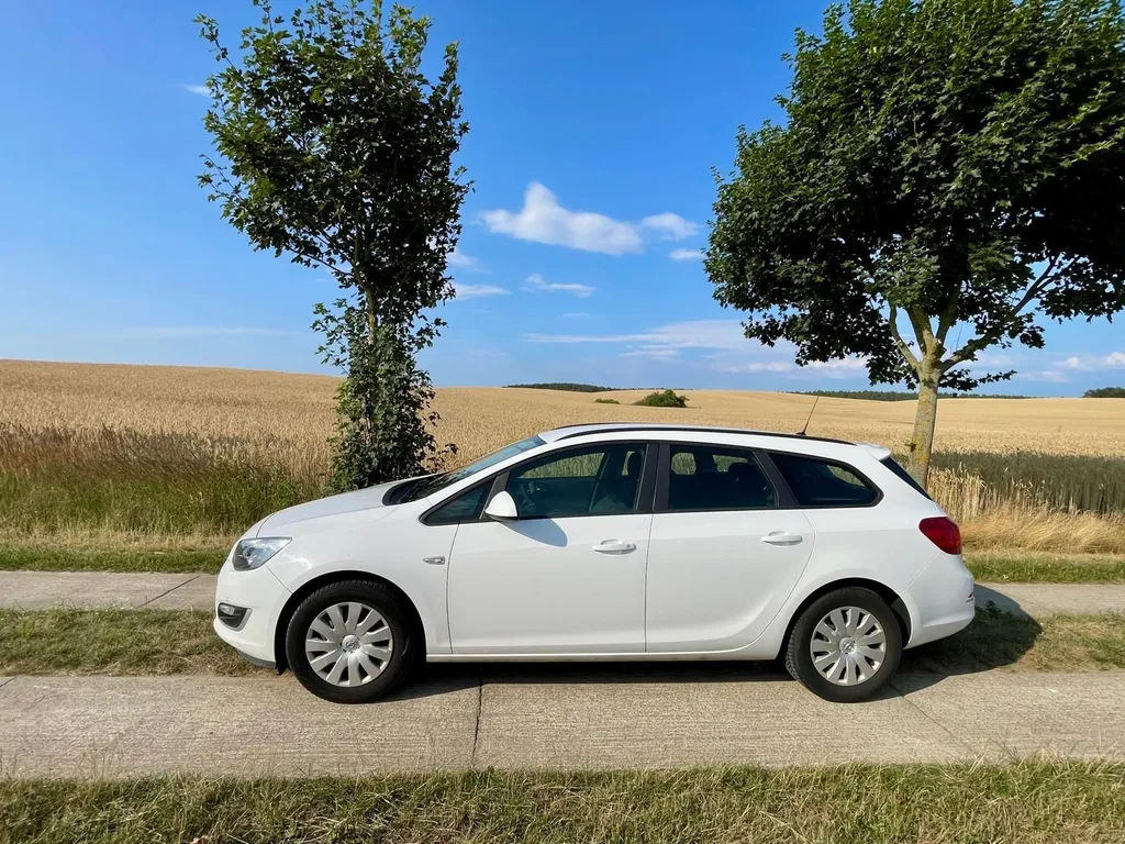 Zdjęcie: 2013 Opel Astra