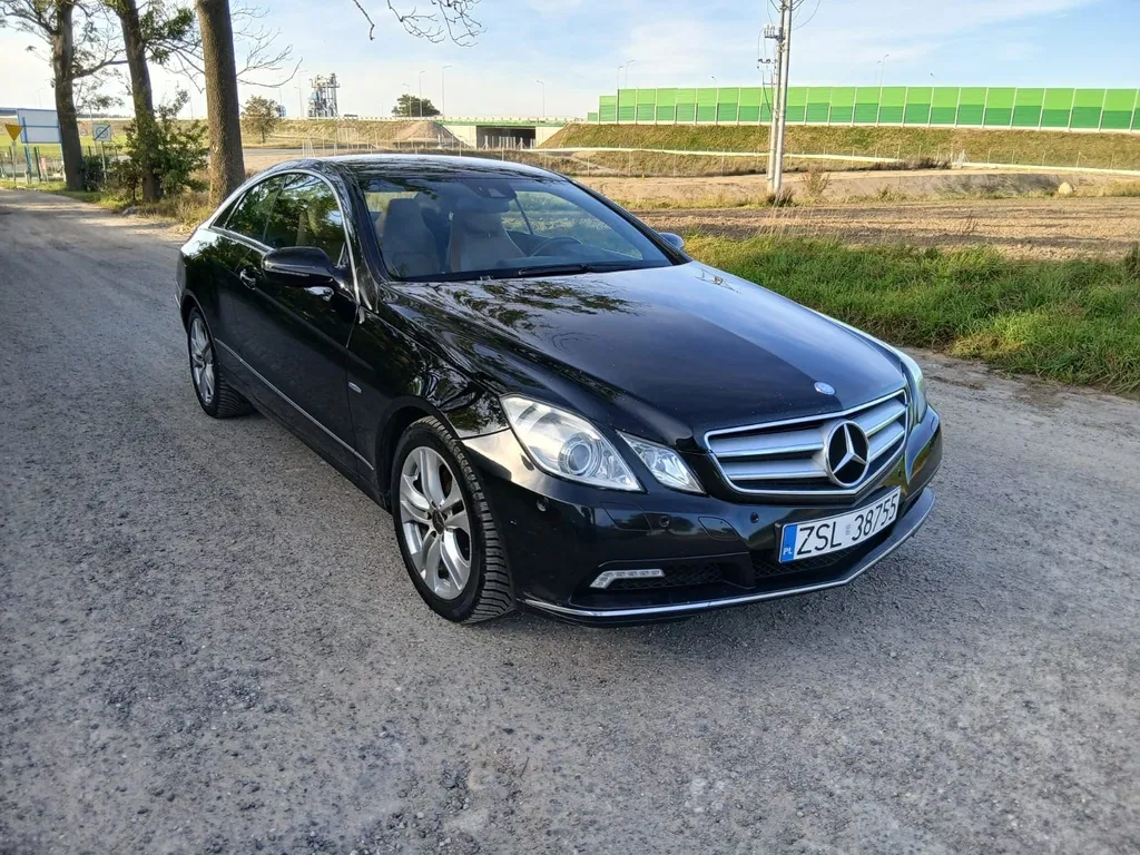 Zdjęcie: 2009 Mercedes-Benz E Klasa