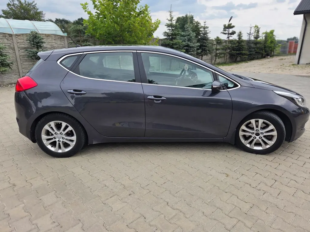 Zdjęcie: 2012 Kia Cee'd
