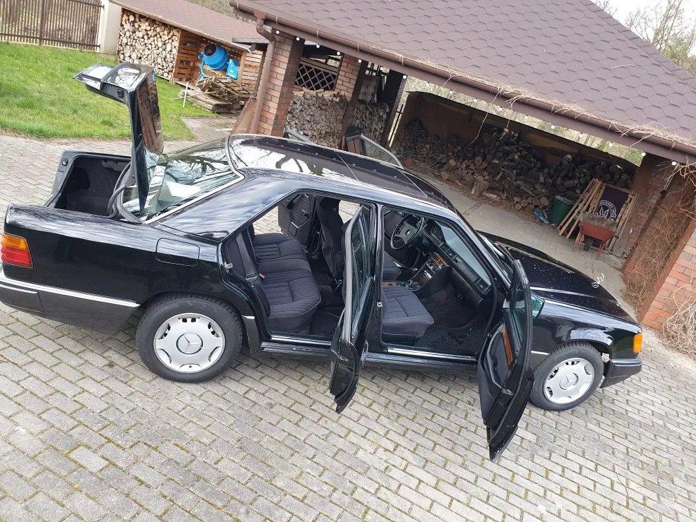 Zdjęcie: 1989 Mercedes-Benz W124