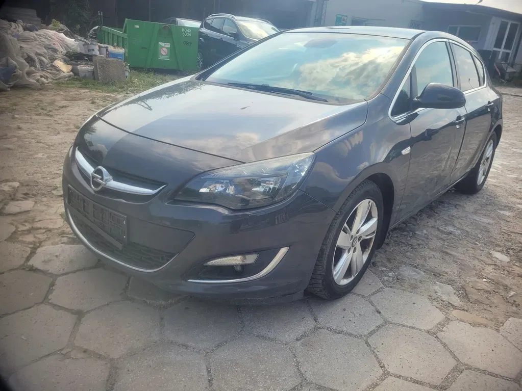 Zdjęcie: 2014 Opel Astra