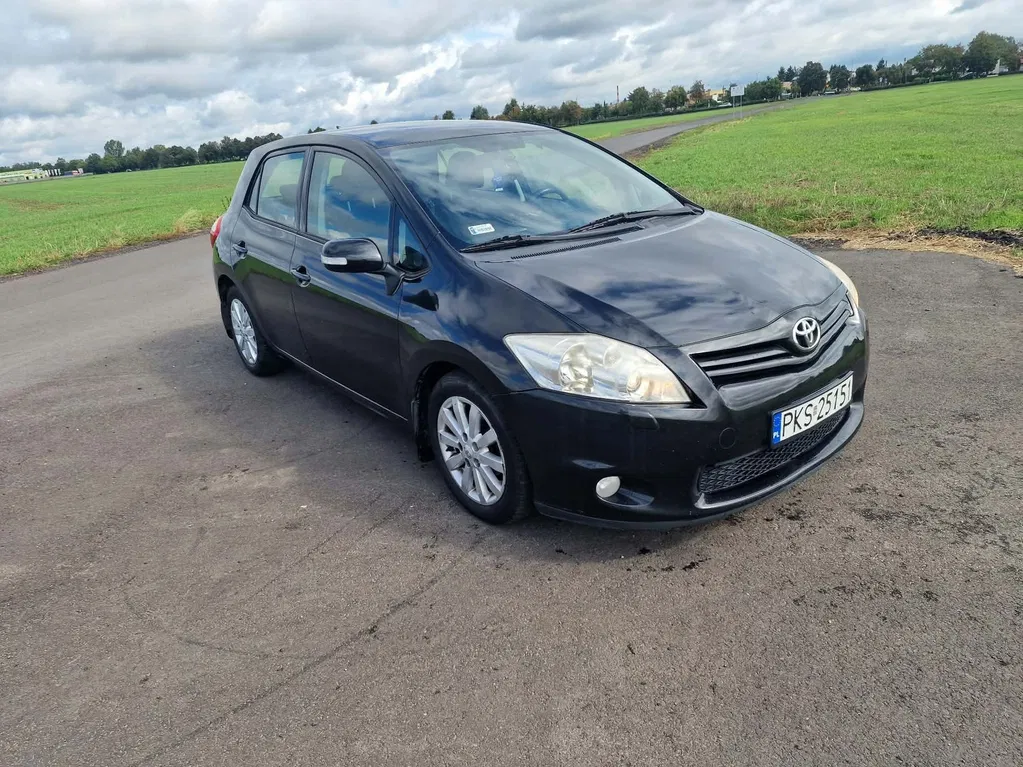 Zdjęcie: 2012 Toyota Auris